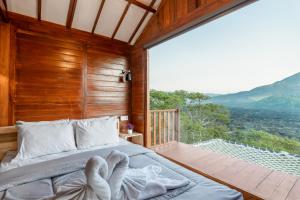 Kamani Cabin by Moria