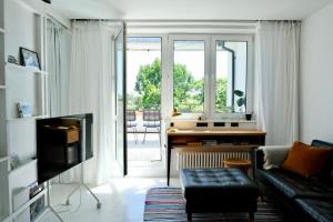1 bedroom penthouse with large terrace in prime location