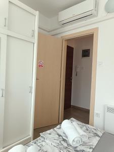 Apartment Domagoj, Novalja,with 3 air conditioning units