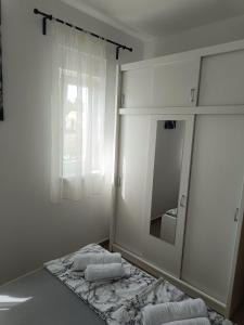 Apartment Domagoj, Novalja,with 3 air conditioning units