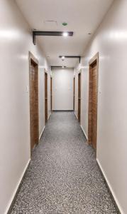 Hotel HM - Town Near Temple #Lift & Parking Facility #Room Service #Free WiFi Available