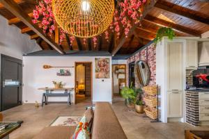 Vintage Lux Homes