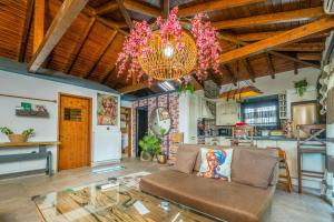 Vintage Lux Homes