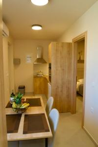 Johnhara Studios & Apartments