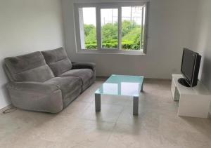 Bright 2 bedroom apartment Private parking 5 minutes from Valence