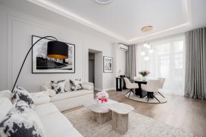 Luxury apartment Gedimino Pr Downtown with parking