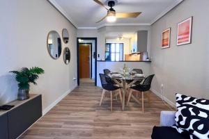 Apartment with panoramic views a swimming pool and a nearby beach
