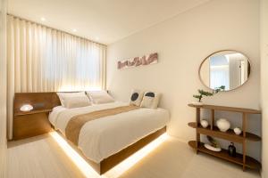 Hongdae Station 5min 8F City View Apartment 2BR for 6