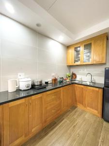 3-bedroom apartment with a sunrise view, made of natural materials