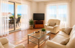 2 Bedroom Stunning Apartment In Preko