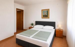 2 Bedroom Stunning Apartment In Preko