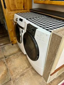Cozy-Furnished-Seattle-Apt3BR1BA