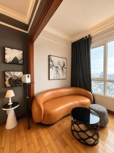 Modern Studio at The Manor - Pool & City Convenience