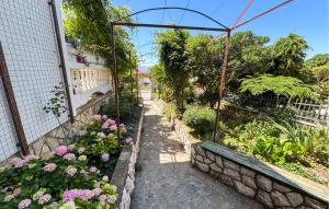 3 Bedroom Awesome Apartment In Novi Vinodolski