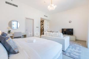 Modern Oasis Studio Near Yas Waterworld & F1