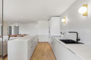125 m apartment near beach pool & parking