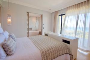 Spacious furnished villa with 180 view