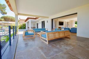 Spacious furnished villa with 180 view