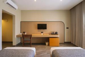 Legong Keraton Beach Hotel