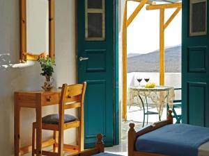 Irene Rooms Folegandros Greece