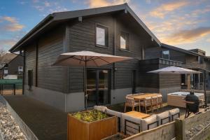Villa mit Jacuzzi & Keramikgrill