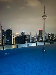 Colony Suites By Sky Pool