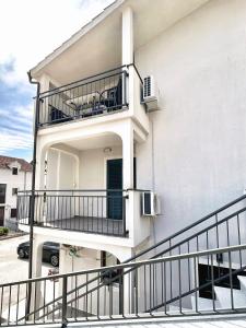 Apartments Holiday Gavric