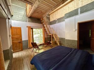 Tirthan river and wildlife cottage