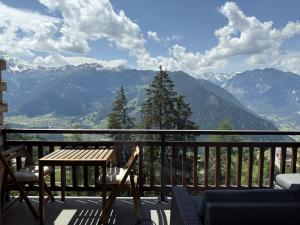 Central Verbier 5-bedroom Penthouse with Pool, Sauna, Gym, Stunning View