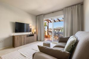 039 Relaxing 1 Bed Sea View Apt, Private Terrace