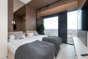 Luxury Apartment with Air Conditioning & Parking City Centre by Renters Prestige