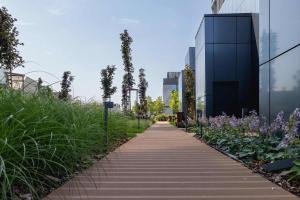 Luxury Apartment with Air Conditioning & Parking City Centre by Renters Prestige