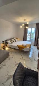 Elegant room in Alicante - AC, Wifi & Comfort