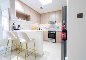 Chic 1BR in Bay Residences with Ultimate Coastal Living