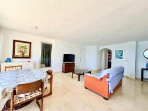 Carolina 2 Bedroom Amazing Views R186