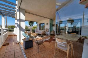 3169 Sea & Golf Dona Julia