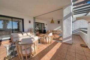 3169 Sea & Golf Dona Julia