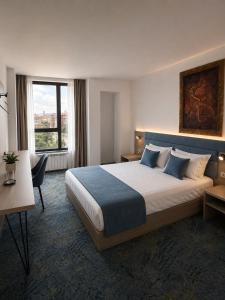 Central Plaza Hotel