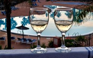 Frangipani - Apartment with Terrace & Shared Pool
