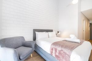 207 Wex2 - Modern Studio in Woodstock