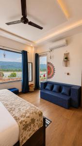 Advaitam Ganga & Hill View Homestay by the Ganges Ghat - Luxury 3 BHK