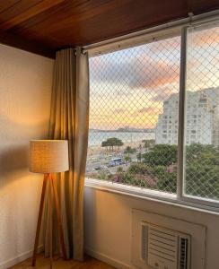 Apartamento completo a 100m da praia de Copacabana