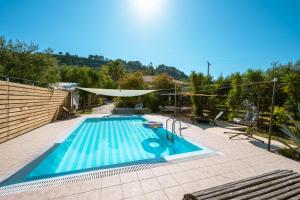 Botonis Houses - Modern Villas, Timeless Beauty
