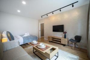 Elegant Studio with Balcony - Few steps from Centre