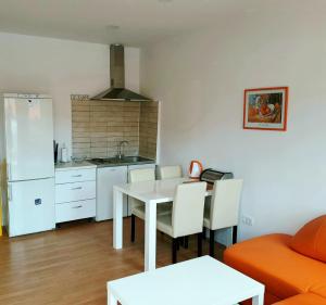 Apartments Eis