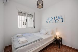 Sunny 3-Bedroom House with Pool and Rooftop Terrace