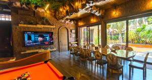 MANJILAND Luxury Pool Villa Pattaya Walking Street