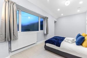 Convenient 1BR Flat with Kitchen Perfect for Two!