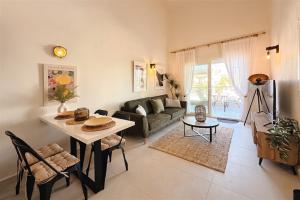 Stasi Apartment N3
