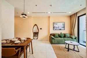 ARI HOME Haru - Luxury 2BR Apartment at Vinhome Grand Park